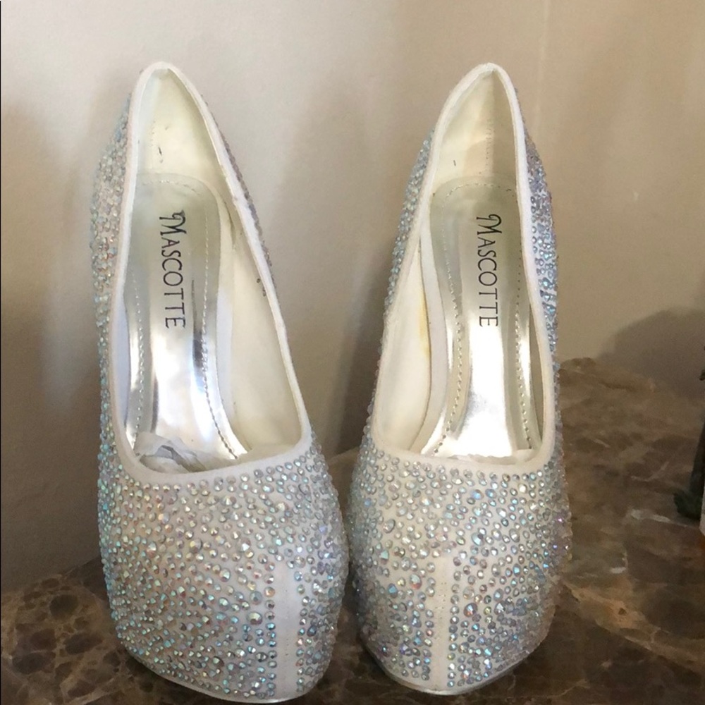 **New**Shoes - Picture 5 of 8